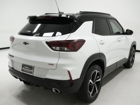Used 2021 Chevrolet TrailBlazer RS w/ Convenience Package image 3