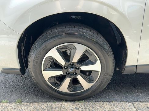 Used 2018 Subaru Forester 2.5i w/ Alloy Wheel Package image 22