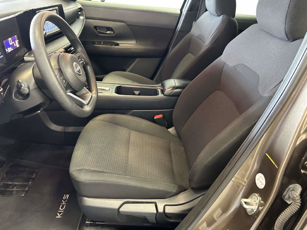 Used 2025 Nissan Kicks S AWD/4WD image 13