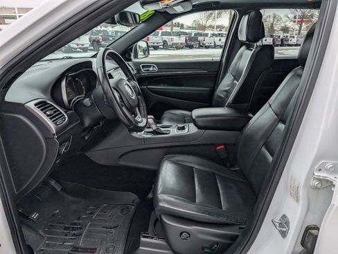 Used 2019 Jeep Grand Cherokee Limited image 2