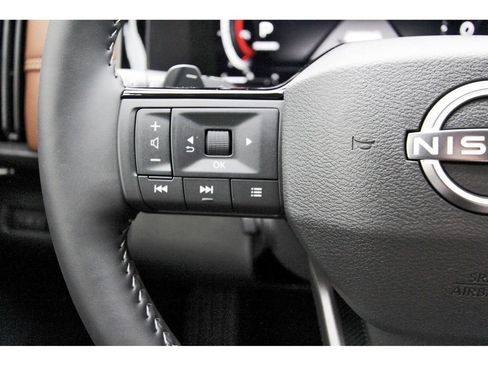 New 2026 Nissan Pathfinder Platinum FWD image 16