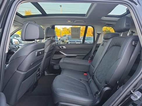 Used 2024 BMW X7 xDrive40i image 16
