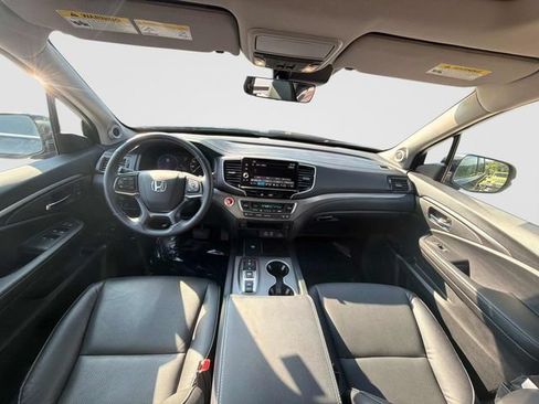 Certified 2025 Honda Ridgeline RTL image 19