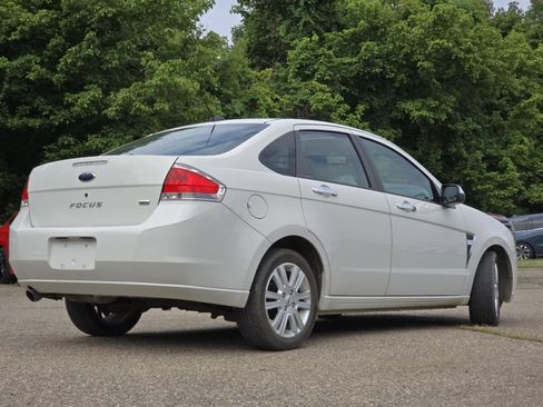 Used 2009 Ford Focus SEL FWD image 15