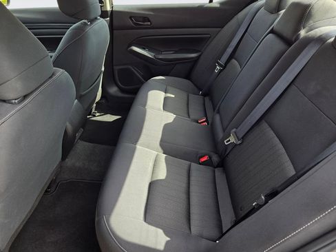 Used 2025 Nissan Altima 2.5 SV FWD image 34