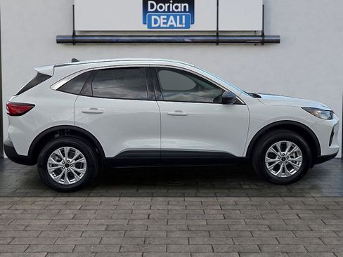 Certified 2024 Ford Escape Active AWD/4WD image 2