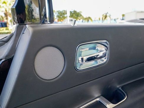 Used 2016 Rolls-Royce Dawn image 74