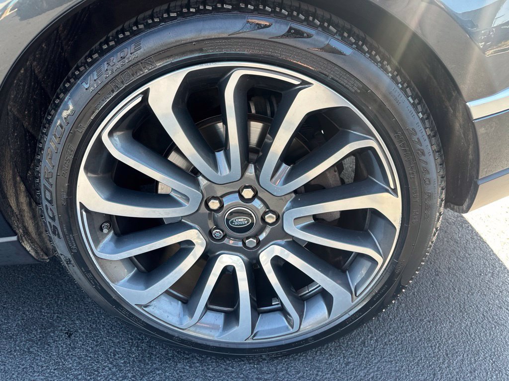 Used 2016 Land Rover Range Rover Supercharged AWD/4WD image 4