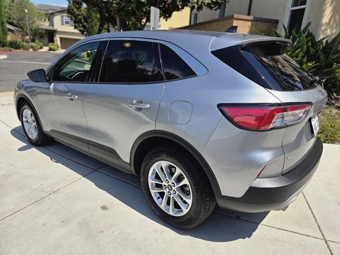 Used 2022 Ford Escape SE w/ Convenience Package FWD image 8