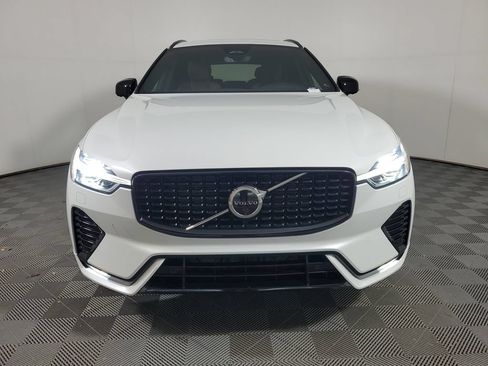 Used 2023 Volvo XC60 B5 Plus w/ Climate Package FWD image 2