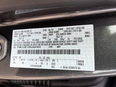 New 2024 Ford Escape SE w/ PHEV Premium Package FWD image 17