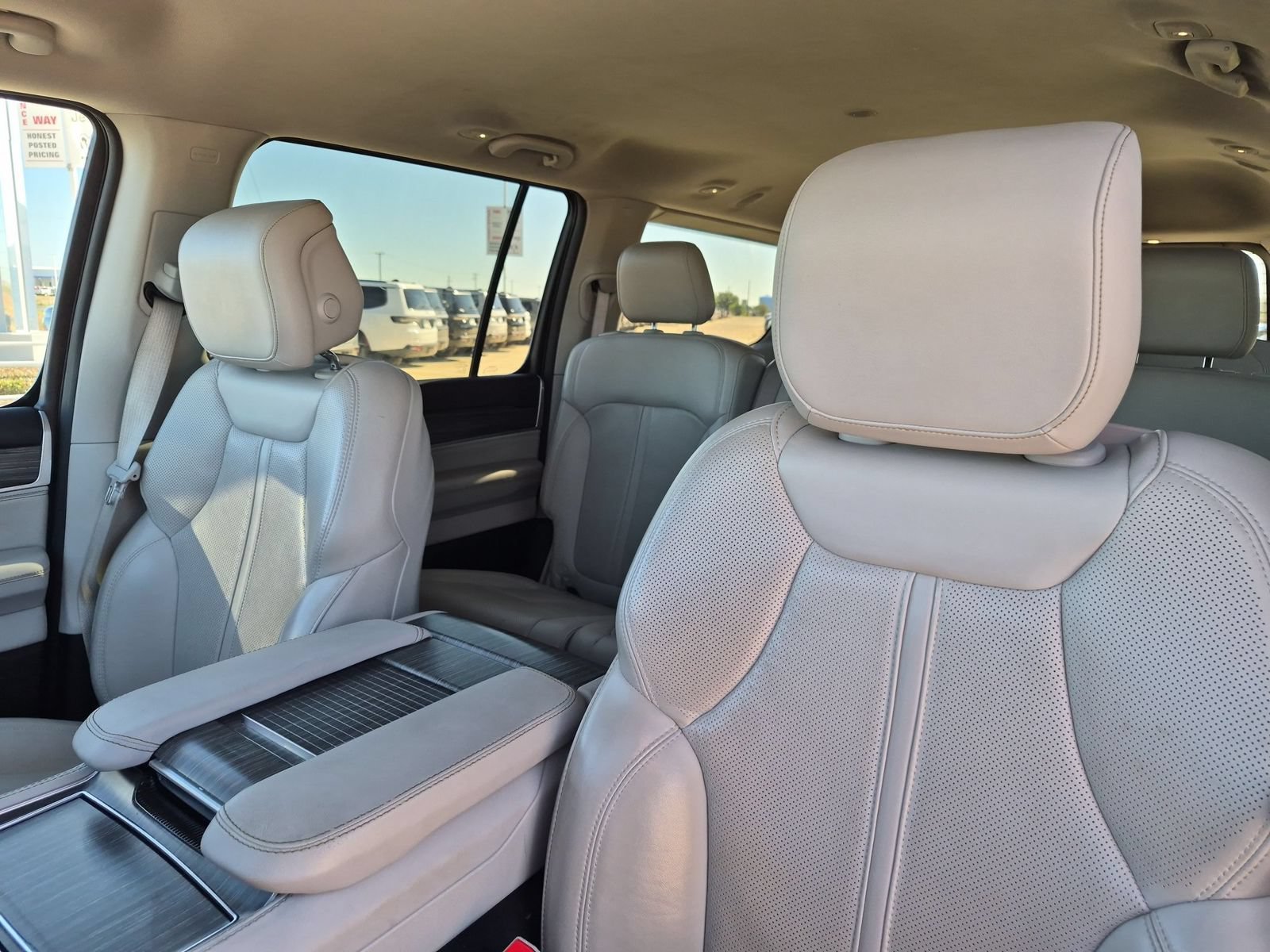 Used 2024 Jeep Wagoneer Series II w/ Flexible Seating Group RWD image 13