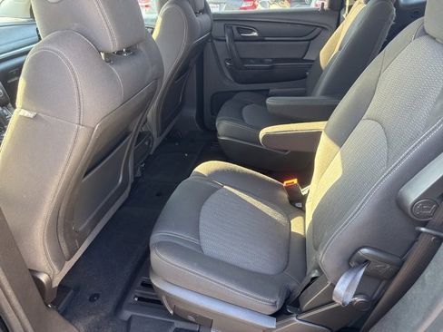 Used 2016 Chevrolet Traverse LT w/ Style and Technology Package image 12