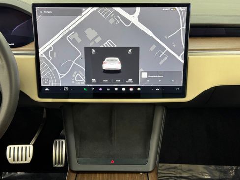 Used 2023 Tesla Model X image 21