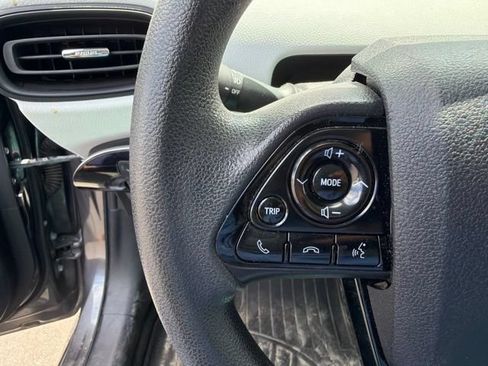 Used 2020 Toyota Prius LE AWD/4WD image 21