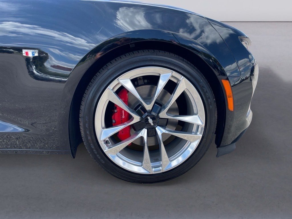 Used 2022 Chevrolet Camaro LT w/ RS Package RWD image 9