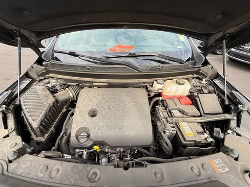 Used 2024 Buick Enclave Essence FWD image 32