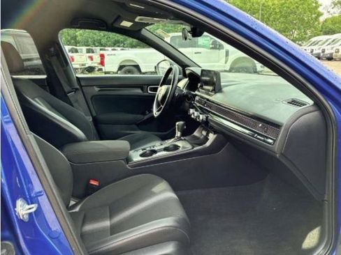 Used 2023 Honda Civic Sport image 8