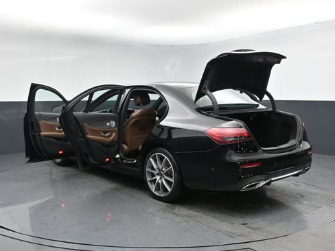 Used 2021 Mercedes-Benz E 450 4MATIC Sedan w/ Premium Package image 28