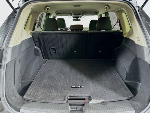 Used 2023 Nissan Rogue SV image 26