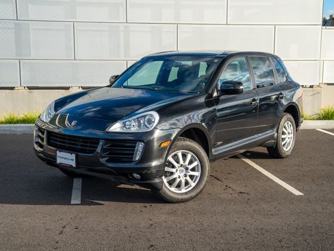 Used 2010 Porsche Cayenne AWD/4WD image 1