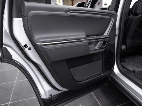 Used 2024 Rivian R1S Adventure AWD/4WD image 47