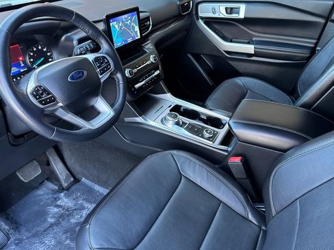 Used 2020 Ford Explorer Limited w/ Class III Trailer Tow Package image 9