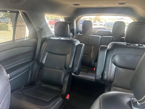 Used 2023 Ford Explorer Limited AWD/4WD image 24