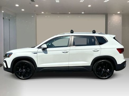 Used 2023 Volkswagen Taos SE w/ Black Wheel Package AWD/4WD image 2