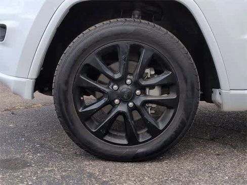Used 2020 Jeep Grand Cherokee Altitude image 14