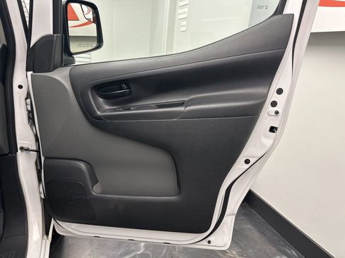 Used 2020 Nissan NV200 S image 10