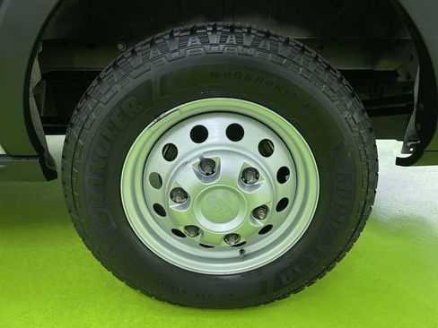 Used 2022 Ford Transit 250 Low Roof AWD image 15