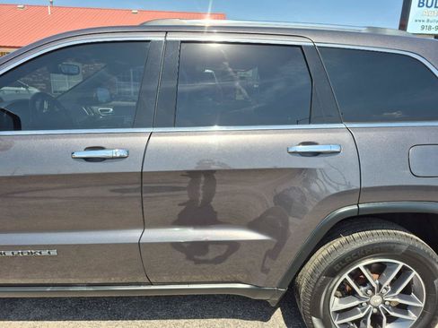 Used 2018 Jeep Grand Cherokee Limited AWD/4WD image 14