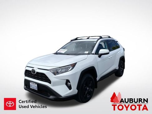 Certified 2019 Toyota RAV4 XLE FWD image 4