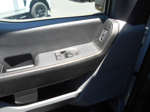 Used 2024 Ford F550 4x4 Regular Cab Super Duty image 15