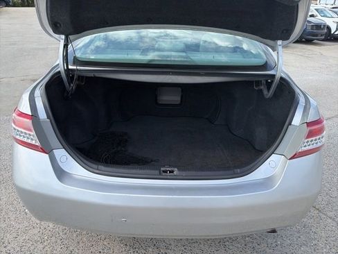 Used 2011 Toyota Camry XLE w/ XLE Extra-Value Pkg #2 image 12