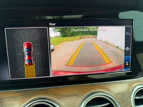 Used 2018 Mercedes-Benz E 300 image 20