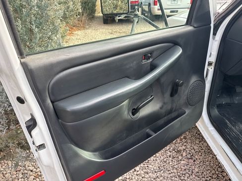 Used 2001 GMC Sierra 3500 SL image 9