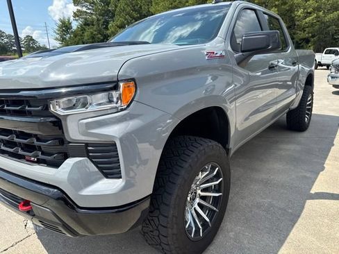 Used 2024 Chevrolet Silverado 1500 LT Trail Boss w/ Convenience Package II AWD/4WD image 6