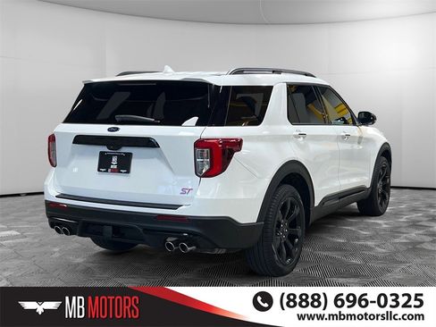 Used 2023 Ford Explorer ST w/ Technology Package image 3