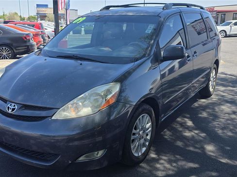 Used 2009 Toyota Sienna XLE FWD image 1