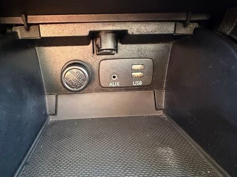 Used 2015 Subaru Legacy 2.5i Limited image 22