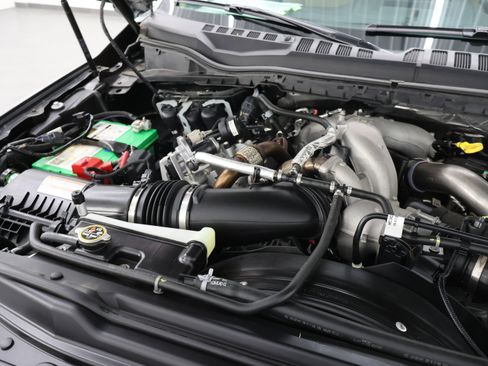 Used 2020 Ford F350 XLT w/ XLT Premium Package image 22