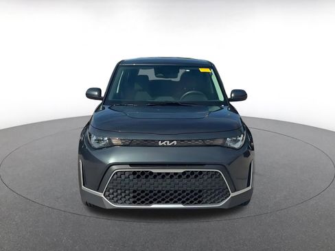 Used 2025 Kia Soul LX w/ LX Technology Package FWD image 4