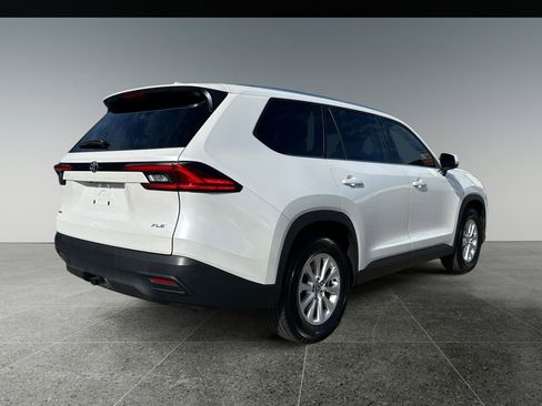 Used 2024 Toyota Grand Highlander AWD image 7