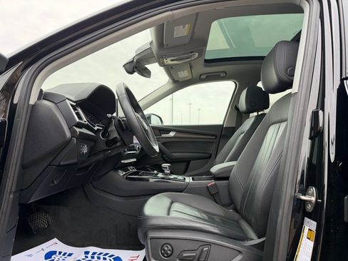 Used 2023 Audi Q5 2.0T Premium w/ Convenience Package image 16