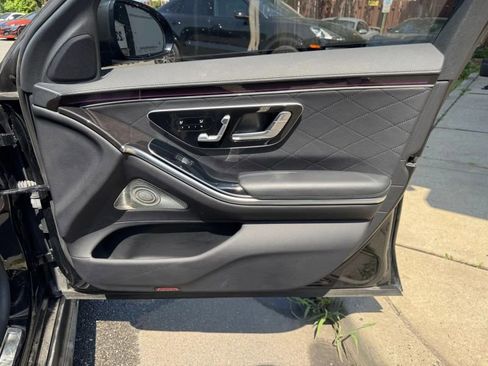 Used 2022 Mercedes-Benz S 500 S 500 4matic Sedan 4D image 24