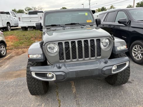 Used 2020 Jeep Gladiator Sport w/ Quick Order Package 24S AWD/4WD image 2