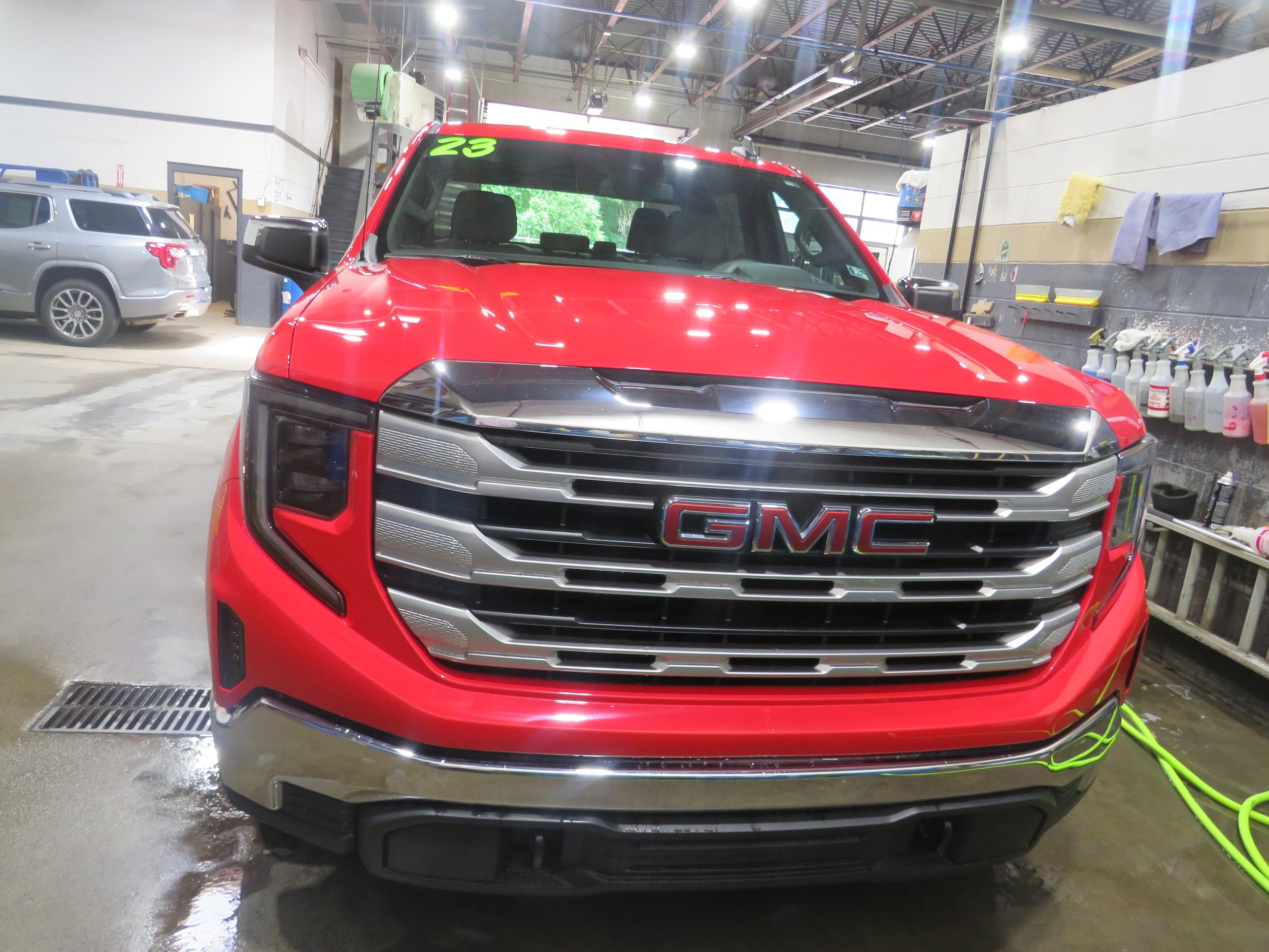 Used 2023 GMC Sierra 1500 SLE AWD/4WD image 2