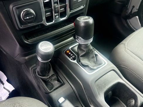 Used 2023 Jeep Wrangler Unlimited Sport AWD/4WD image 17